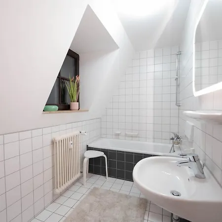 Loft Mit Balkon Im Historischen Altbau Am Marktplatz - 75qm, Disneyplus, 300mbs Internet *
