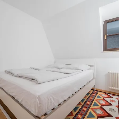 Loft Mit Balkon Im Historischen Altbau Am Marktplatz - 75qm, Disneyplus, 300mbs Internet 아파트