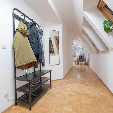 Loft Mit Balkon Im Historischen Altbau Am Marktplatz - 75qm, Disneyplus, 300mbs Internet 아파트 *