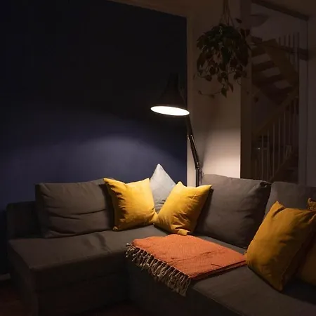 Loft Mit Balkon Im Historischen Altbau Am Marktplatz - 75qm, Disneyplus, 300mbs Internet