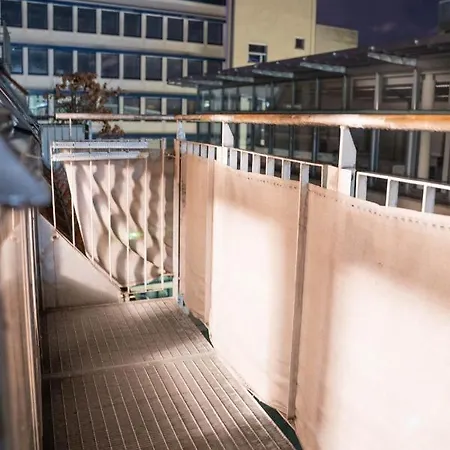 Loft Mit Balkon Im Historischen Altbau Am Marktplatz - 75qm, Disneyplus, 300mbs Internet * 开姆尼茨