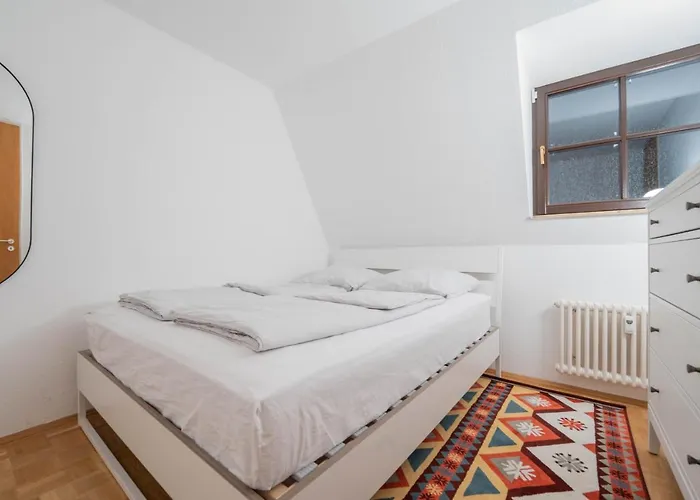 Loft Mit Balkon Im Historischen Altbau Am Marktplatz - 75qm, Disneyplus, 300mbs Internet 아파트