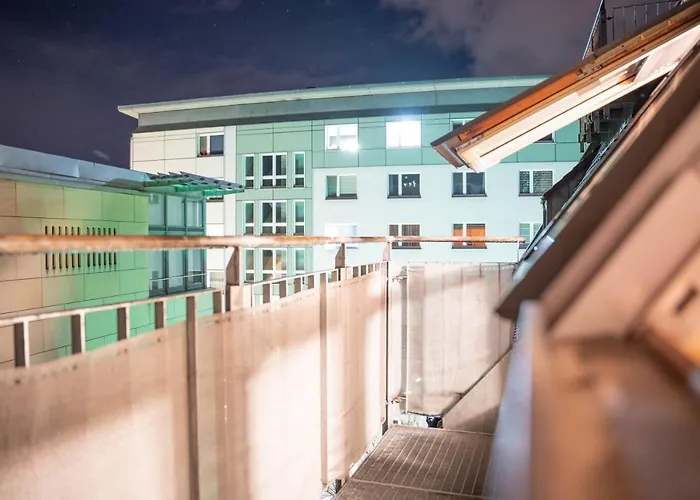 Loft Mit Balkon Im Historischen Altbau Am Marktplatz - 75qm, Disneyplus, 300mbs Internet Apartamento *