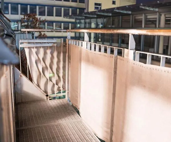 Loft Mit Balkon Im Historischen Altbau Am Marktplatz - 75qm, Disneyplus, 300mbs Internet * 켐니츠